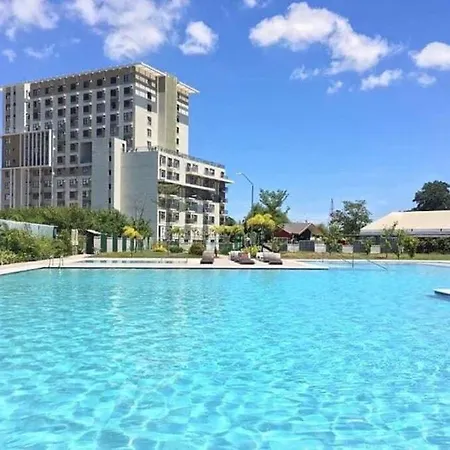 New Luxury Suite With Pool And Netflix Near Airport