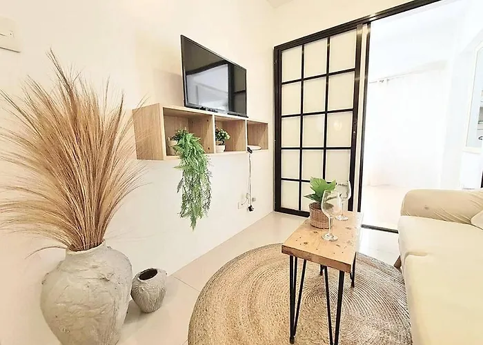 New Luxury With Pool And Netflix Near Airport * Marigondon (Cebu)