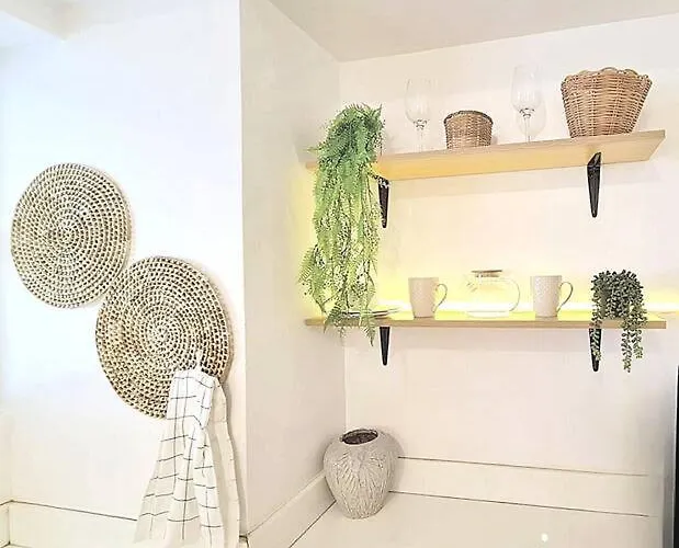 New Luxury With Pool And Netflix Near Airport Apartment Marigondon (Cebu)