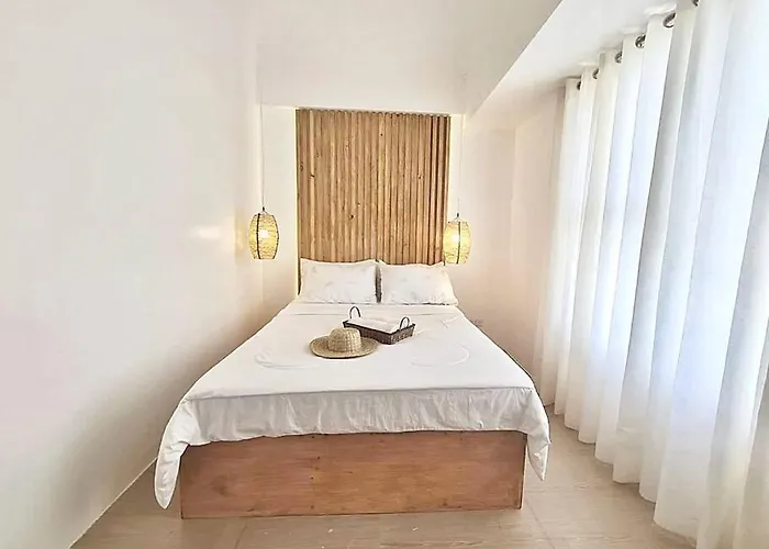 New Luxury With Pool And Netflix Near Airport Apartment