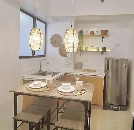 New Luxury With Pool And Netflix Near Airport Apartment *